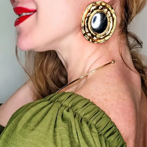 Vintage Gold Button Oval Earrings - Picture 12 of 17